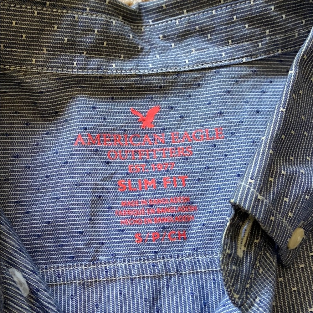 AEO men’s button down - Picture 2 of 3